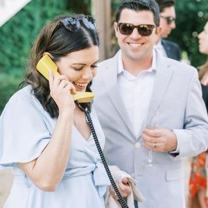 wedding phone esküvőn